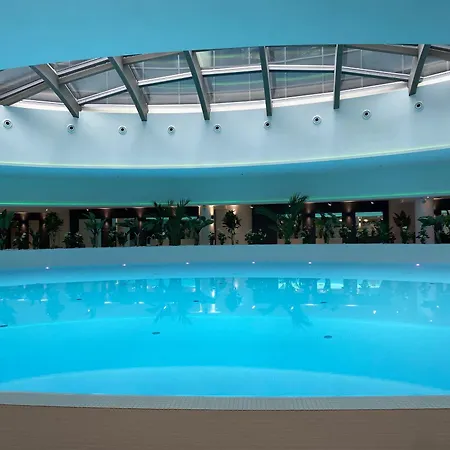 Hanza Tower - Golden Heaven * شتشيتسين