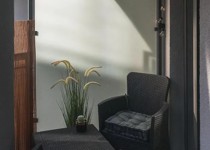 Hanza Tower - Golden Heaven *