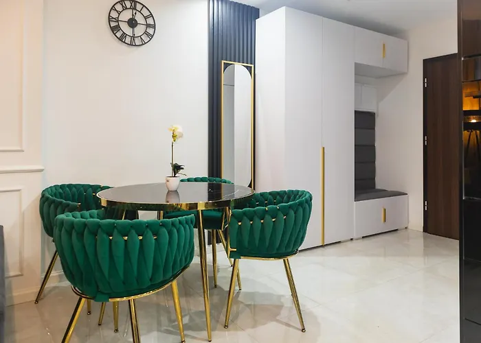 Hanza Tower - Golden Heaven * شتشيتسين